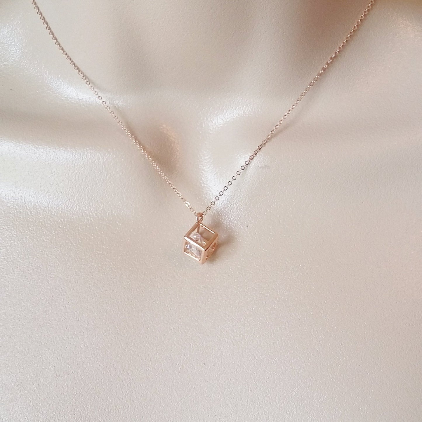 Cube Necklace, Rose Gold Cube Necklace, Rose Gold 3d Cubic with Crystal Necklace, Rose Gold Necklace, Bridesmaid Gifts, Wedding, Geometric