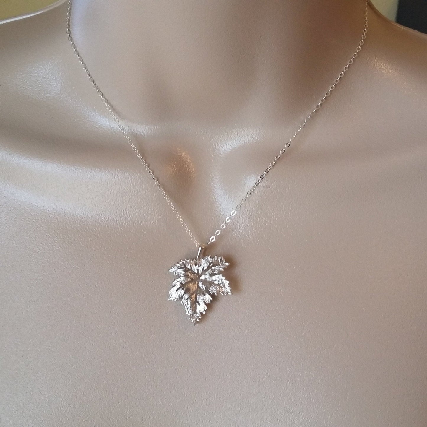 Maple Leaf Necklace, Silver Leaf Necklace, Sterling Silver Necklace, Silver Maple Leaf Necklace, Gifts for Her, Bridal Gift, Christmas Gifts