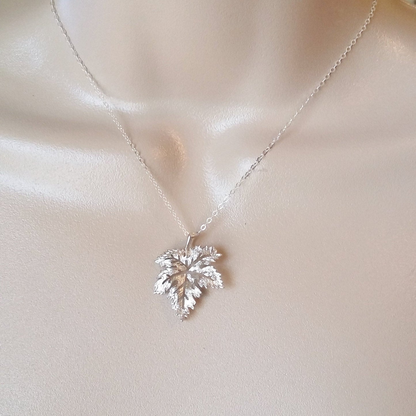 Maple Leaf Necklace, Silver Leaf Necklace, Sterling Silver Necklace, Silver Maple Leaf Necklace, Gifts for Her, Bridal Gift, Christmas Gifts