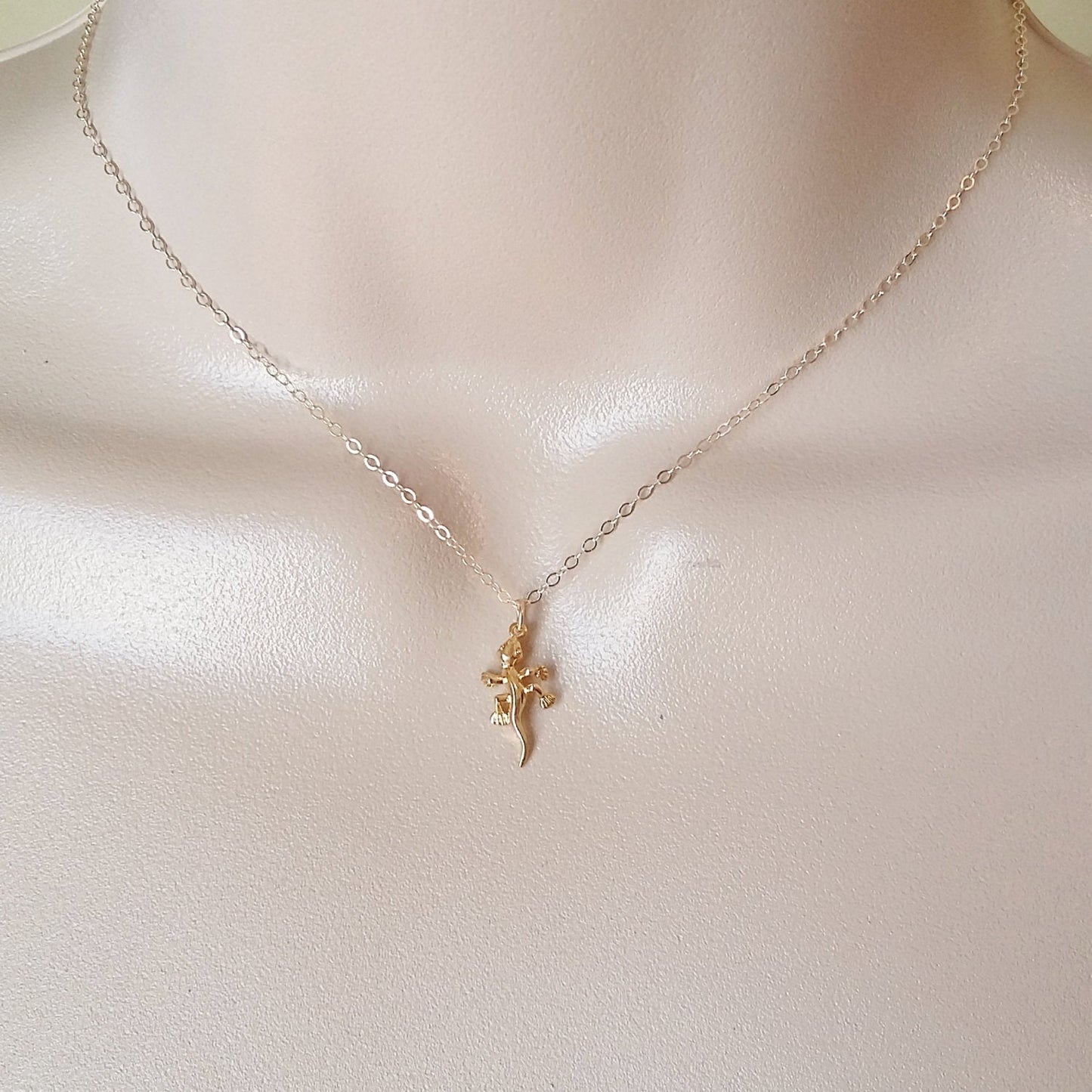 Gecko Necklace - Gold Gecko Necklace - Tiny Gecko Necklace - Tiny Gold Gecko Necklace - Bridal Gifts - Christmas Gifts - Animal Jewelry