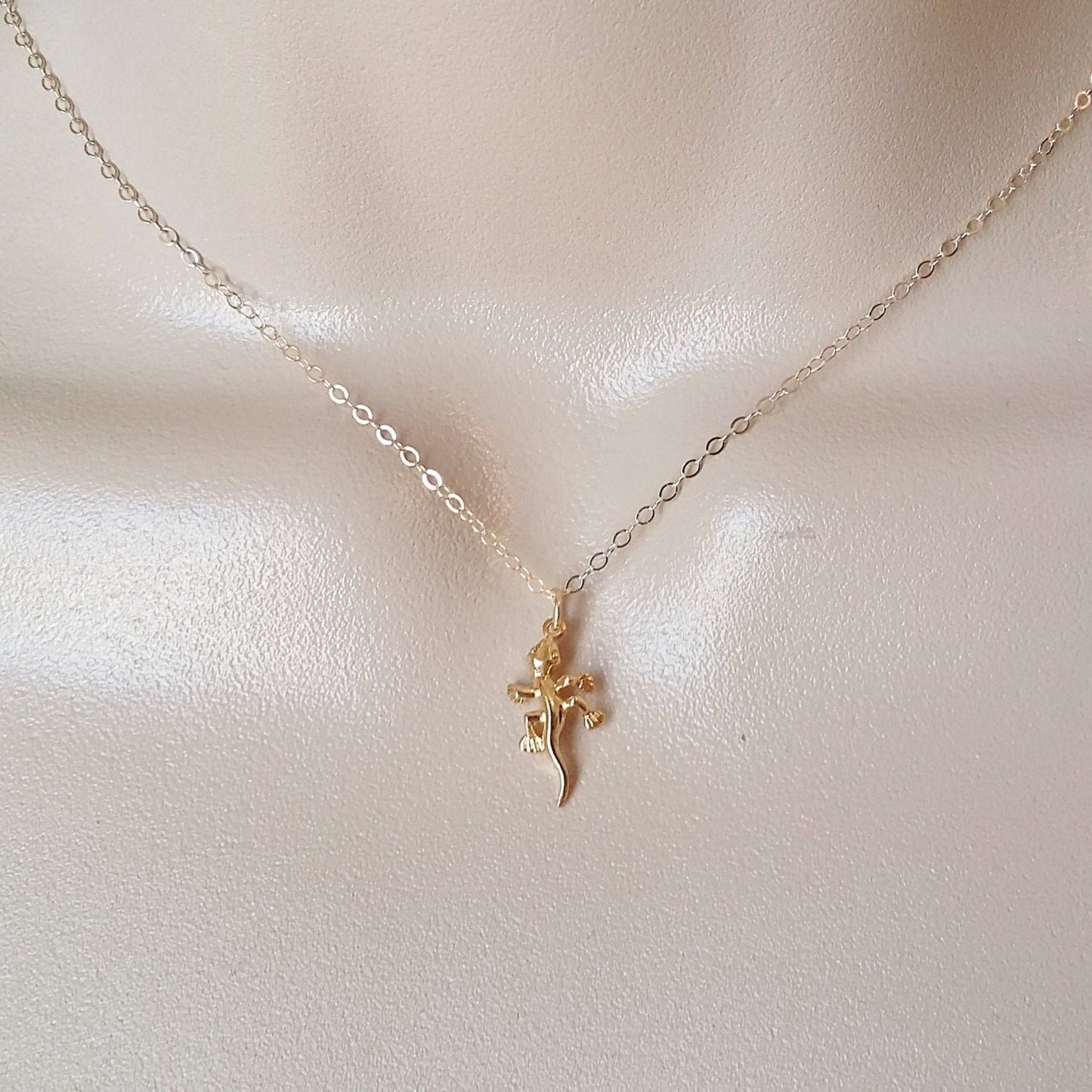 Gecko Necklace - Gold Gecko Necklace - Tiny Gecko Necklace - Tiny Gold Gecko Necklace - Bridal Gifts - Christmas Gifts - Animal Jewelry