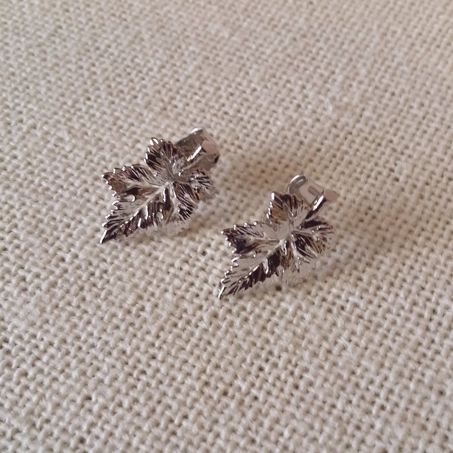 Maple Leaf Earrings, Silver Leaf Earrings, Silver Maple Leaf Earrings, Bridal Gifts, Weddings, Gift Ideas, Gifts for Her,Christmas Gifts