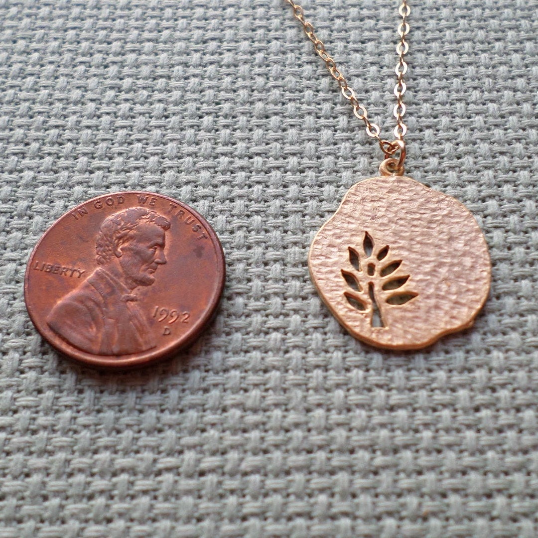 Gold Leaf Cutout Disc Necklace - Gold Disc Necklace - Tiny Gold Disc Necklace - Bridal Gifts - Christmas Gifts - Nature Jewelry