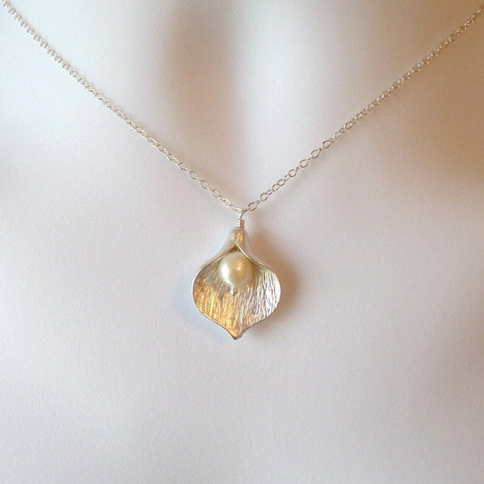 Calla Lily Necklace - Silver Calla Lily and Freshwater Pearl Necklace - Cream Pearl Necklace - Flower Necklace - Christmas Gift