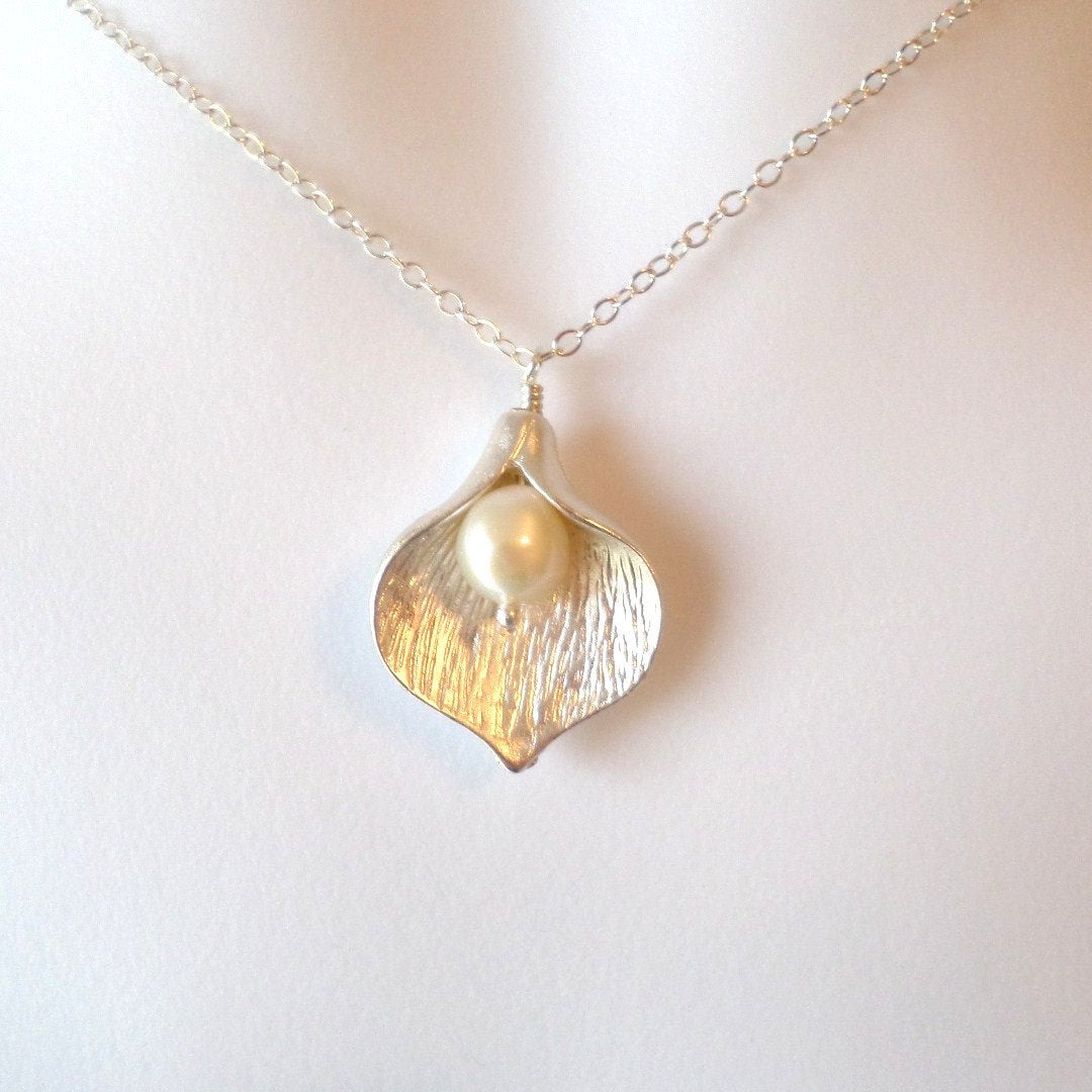 Calla Lily Necklace - Silver Calla Lily and Freshwater Pearl Necklace - Cream Pearl Necklace - Flower Necklace - Christmas Gift