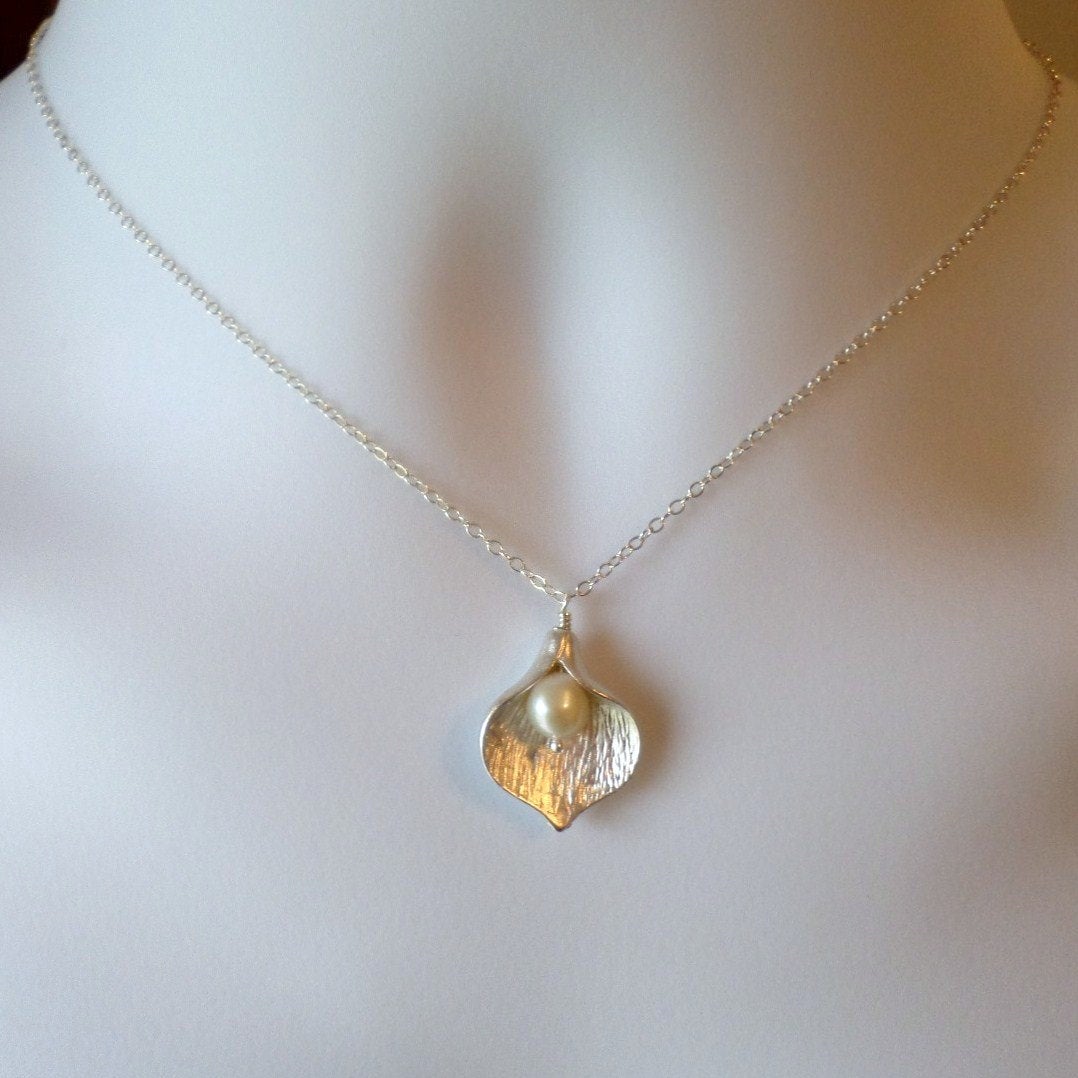 Calla Lily Necklace - Silver Calla Lily and Freshwater Pearl Necklace - Cream Pearl Necklace - Flower Necklace - Christmas Gift